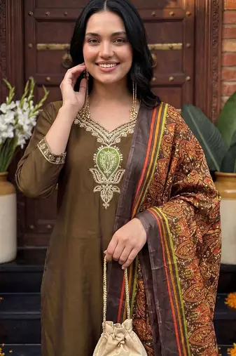 Women Ethnic Motifs Embroidered Regular Thread Work Kurta with Trousers & With Dupatta