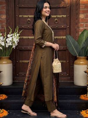 Women Ethnic Motifs Embroidered Regular Thread Work Kurta with Trousers & With Dupatta 4