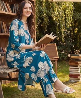 Women Floral Printed Regular Kurta with Trousers 5