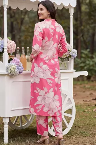 Women Floral Printed Regular Kurta with Trousers