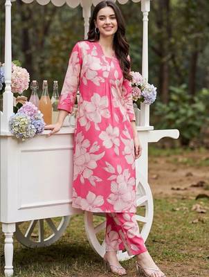 Women Floral Printed Regular Kurta with Trousers 6