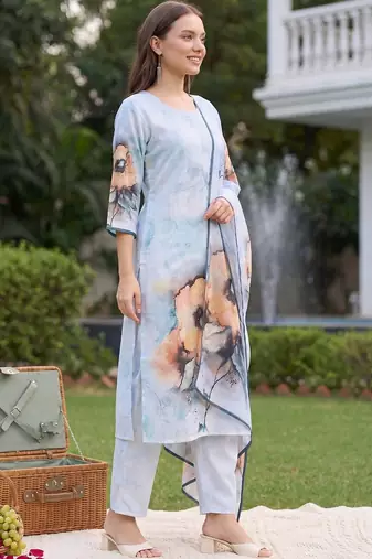 Women Floral Printed Regular Chanderi Silk Kurta with Trousers & With Dupatta