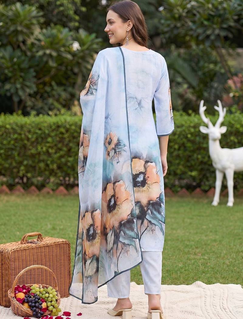 Women Floral Printed Regular Chanderi Silk Kurta with Trousers & With Dupatta