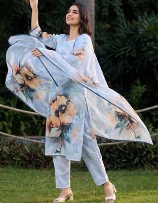 Women Floral Printed Regular Chanderi Silk Kurta with Trousers & With Dupatta 6