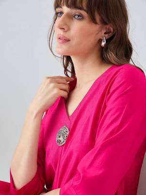 Women Regular Liva Kurta with Trousers 2
