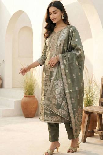 Women Ethnic Motifs Regular Thread Work Kurta with Trousers & With Dupatta