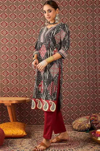 Women Ethnic Motifs Printed Regular Pure Cotton Kurta with Trousers