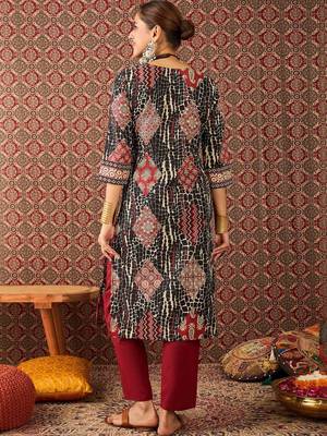 Women Ethnic Motifs Printed Regular Pure Cotton Kurta with Trousers 7