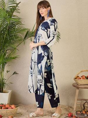 Women Floral Printed Regular Pure Cotton Kurta with Trousers 6