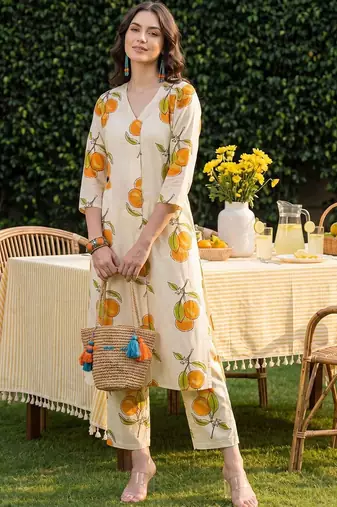 Women Floral Printed Regular Pure Cotton Kurta with Trousers