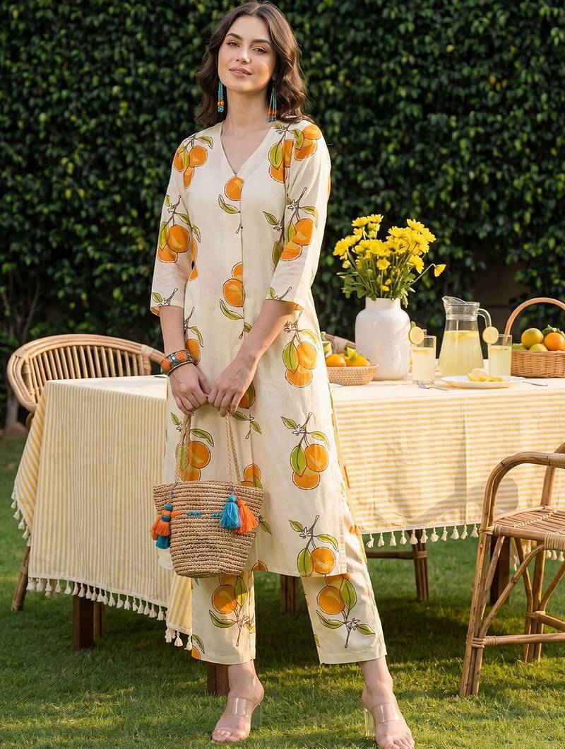 Women Floral Printed Regular Pure Cotton Kurta with Trousers
