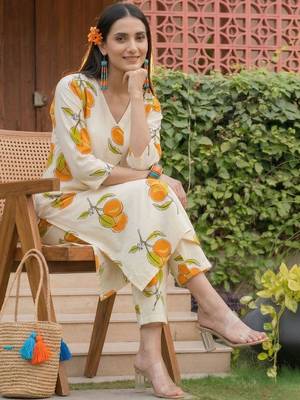 Women Printed Regular Pure Cotton Kurta with Trousers 6