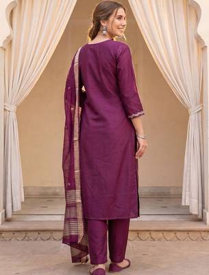 Women Ethnic Motifs Embroidered Regular Thread Work Kurta with Trousers & With Dupatta 4