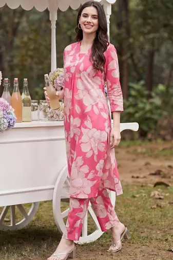 Women Floral Printed Regular Kurta with Trousers
