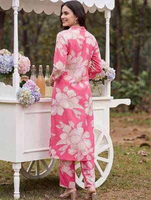 Women Floral Printed Regular Kurta with Trousers 4