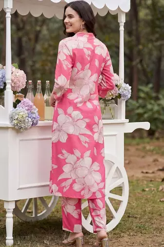 Women Floral Printed Regular Kurta with Trousers
