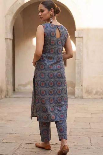Women Printed Regular Pure Cotton Kurta with Trousers