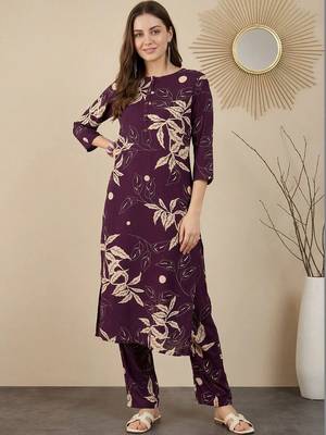 Women Floral Printed Regular Kurta with Trousers 5