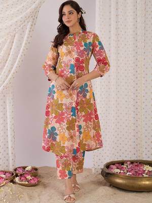Women Floral Printed Regular Pure Cotton Kurta with Trousers 5