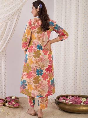 Women Floral Printed Regular Pure Cotton Kurta with Trousers 6