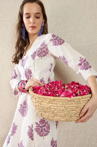 Women Floral Printed Regular Pure Cotton Kurta with Trousers