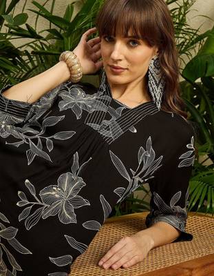 Women Black Viscose Rayon Floral Printed Regular Kurta with Trousers Set 2