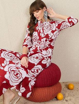 Women Floral Printed Pleated Pure Cotton Kurta with Trousers 3