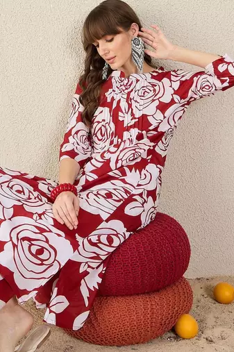 Women Floral Printed Pleated Pure Cotton Kurta with Trousers