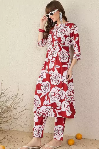 Women Floral Printed Pleated Pure Cotton Kurta with Trousers
