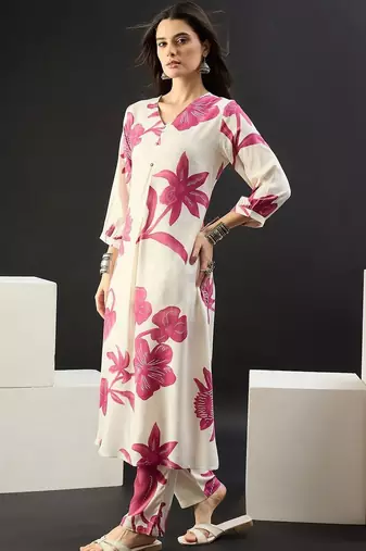 Women Floral Printed Regular Kurta with Trousers