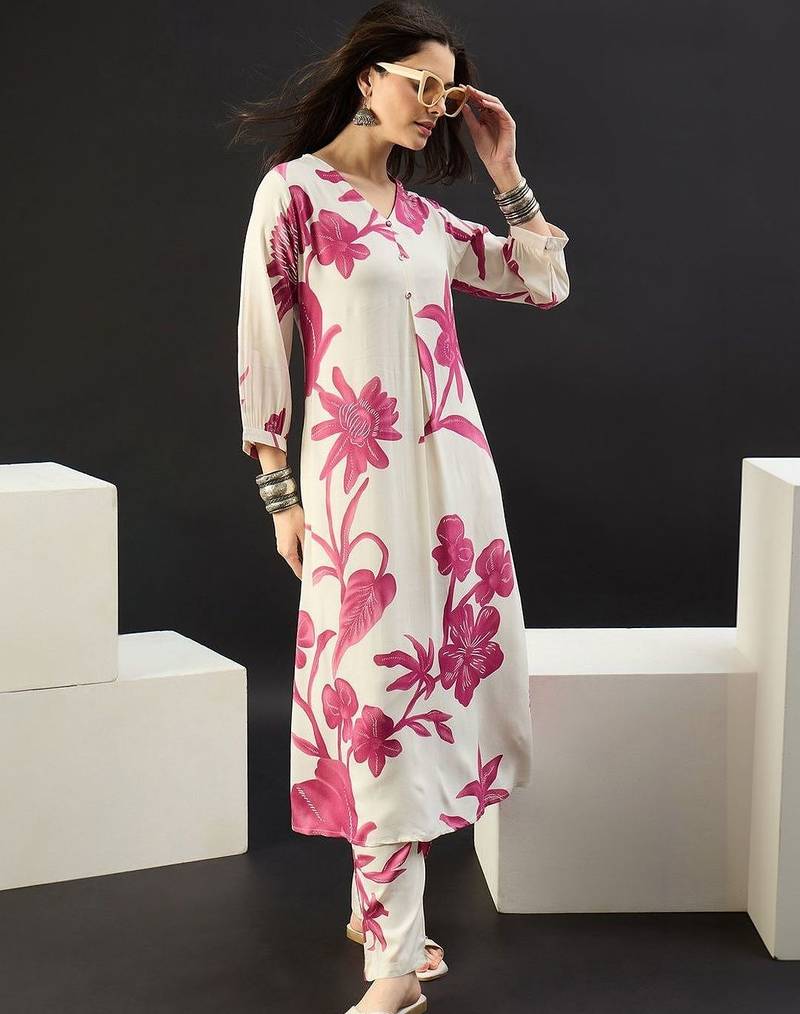 Women Floral Printed Regular Kurta with Trousers