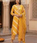 Women Leheriya Printed Regular Thread Work Kurta with Trousers & With Dupatta