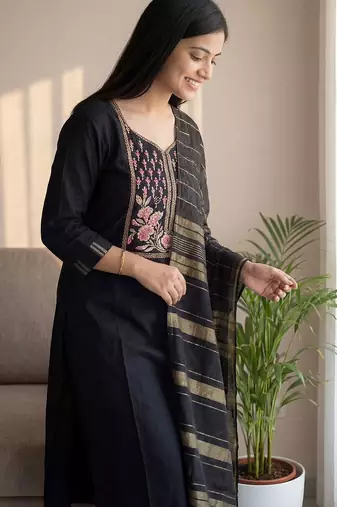 Floral Embroidered Regular Thread Work Pure Cotton Kurta with Palazzos & Dupatta