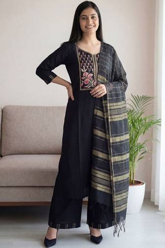 Floral Embroidered Regular Thread Work Pure Cotton Kurta with Palazzos & Dupatta