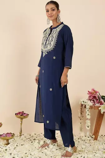 Women Ethnic Motifs Embroidered Regular Kurta with Trousers