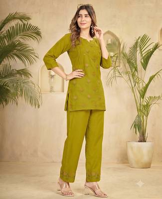 Trendy green floral embroidered ethnic co-ord set for women 1