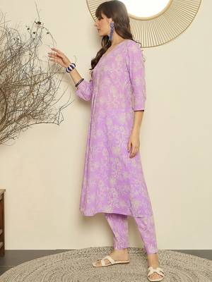 Women Floral Printed Regular Pure Cotton Kurta with Trousers 3