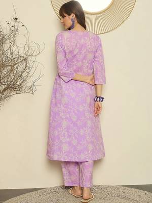 Women Floral Printed Regular Pure Cotton Kurta with Trousers 4