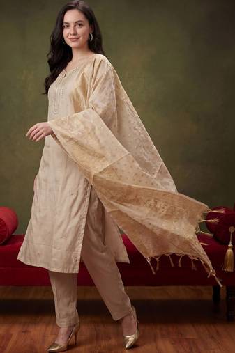 Women Ethnic Motifs Embroidered Regular Thread Work Kurta with Trousers & With Dupatta