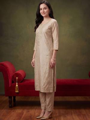 Women Ethnic Motifs Embroidered Regular Thread Work Kurta with Trousers & With Dupatta 2