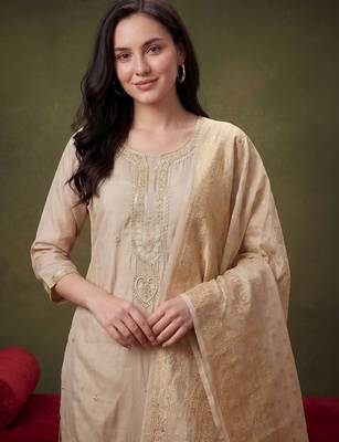 Women Ethnic Motifs Embroidered Regular Thread Work Kurta with Trousers & With Dupatta 3