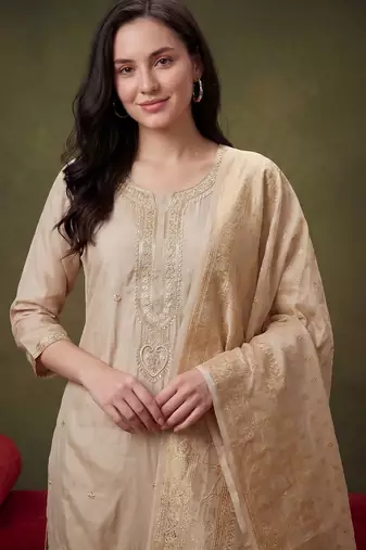 Women Ethnic Motifs Embroidered Regular Thread Work Kurta with Trousers & With Dupatta