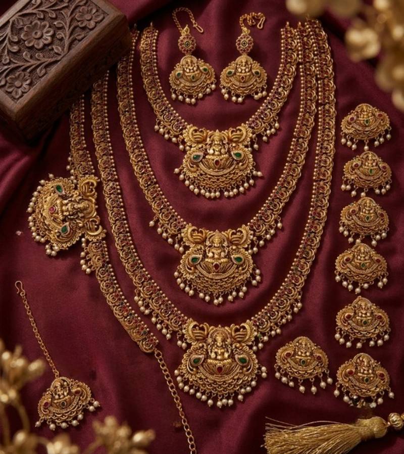 Traditional south indian temple jewelry set