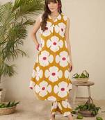 Women Floral Printed Regular Pure Cotton Kurta with Trousers