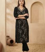 Women Floral Embroidered Regular Thread Work Kurta with Trousers