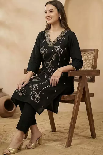 Women Floral Embroidered Regular Thread Work Kurta with Trousers