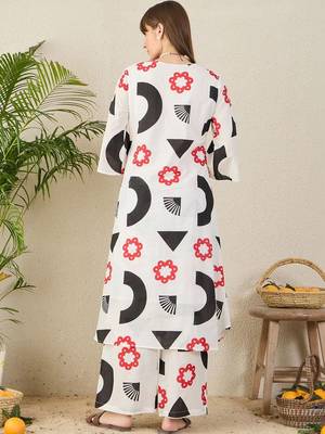 Women Printed Regular Pure Cotton Kurta with Palazzos 4