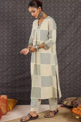 Women Printed Regular Pure Cotton Kurta with Trousers