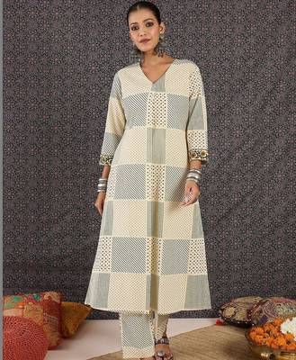 Women Printed Regular Pure Cotton Kurta with Trousers 6