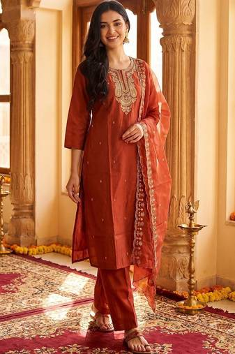 Women Ethnic Motifs Embroidered Regular Thread Work Kurta with Trousers & With Dupatta